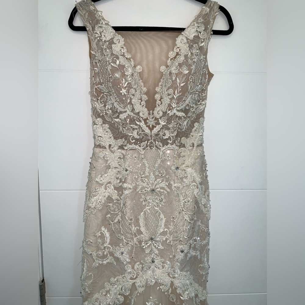 Milla Nova Briana Wedding Gown Lace 36 - Picture 2 of 13
